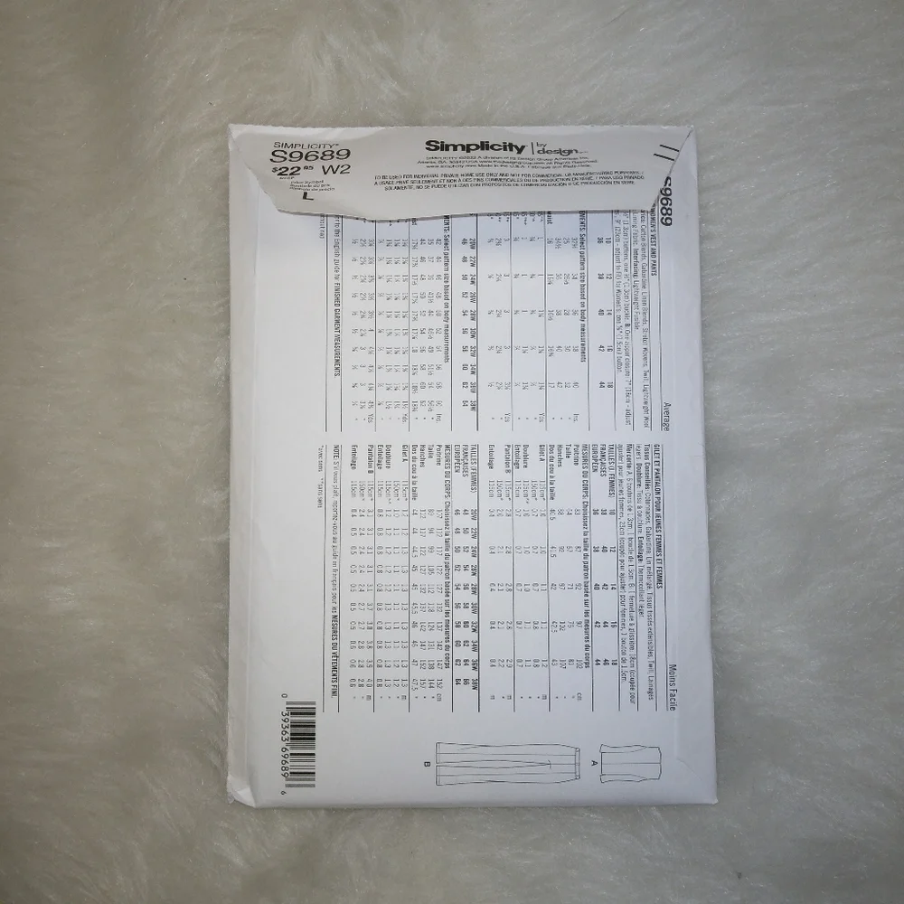 SIMPLICITY S9689 Sz 20W-28W Women's lined vest and pants w/ stylish front vents